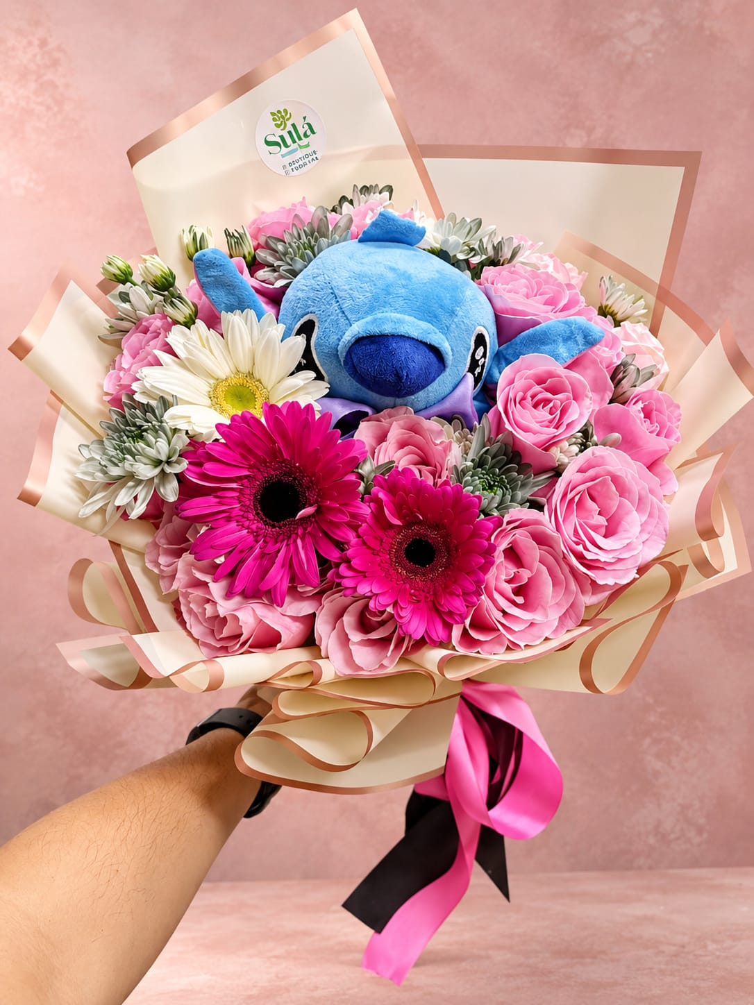 Ramo rosado con peluche azul